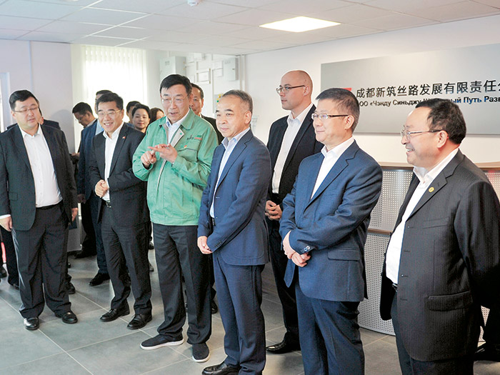  2018.8.29四川省委常委、成都市委书记范锐平视察dg视讯股份“中白工业园”项目投产运营仪式